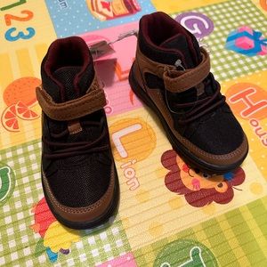 NWT Carters boots size 8 toddler